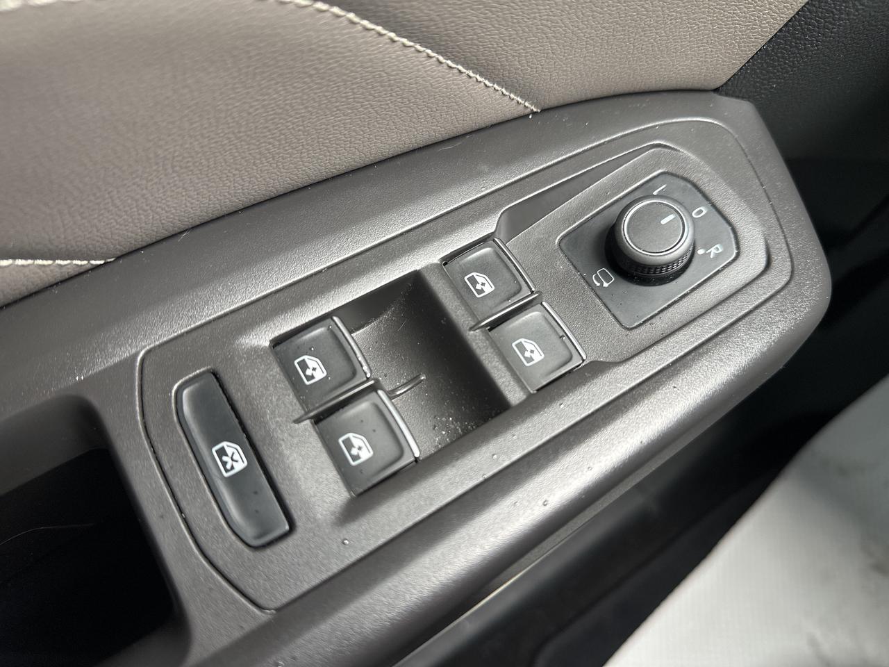 2023 Volkswagen Atlas Cross Sport Execline 3.6 FSI 4MOTION Photo