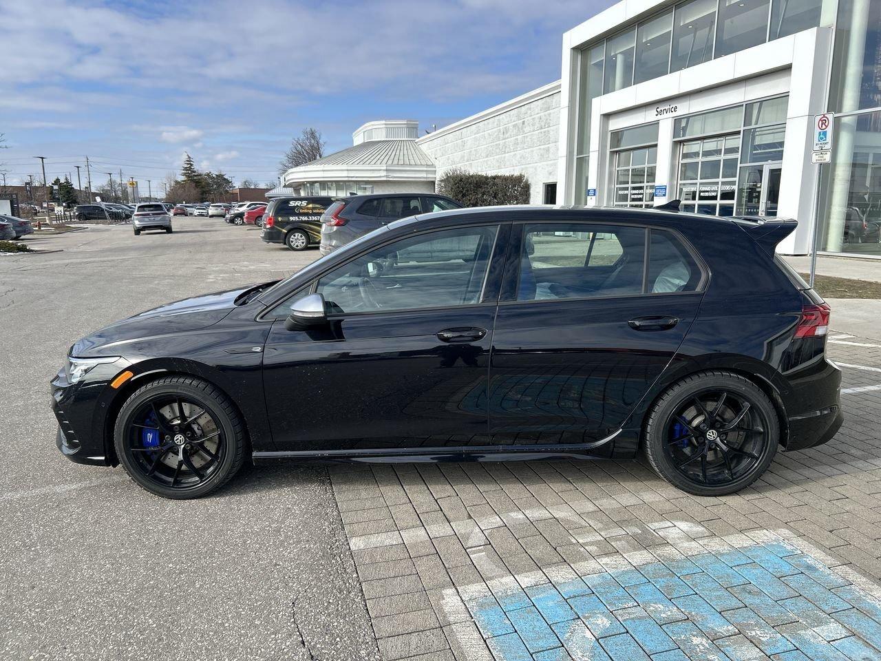 2024 Volkswagen Golf R 2.0 T 6Sp Leather  Alloy Wheels  Heads-Up Display Photo