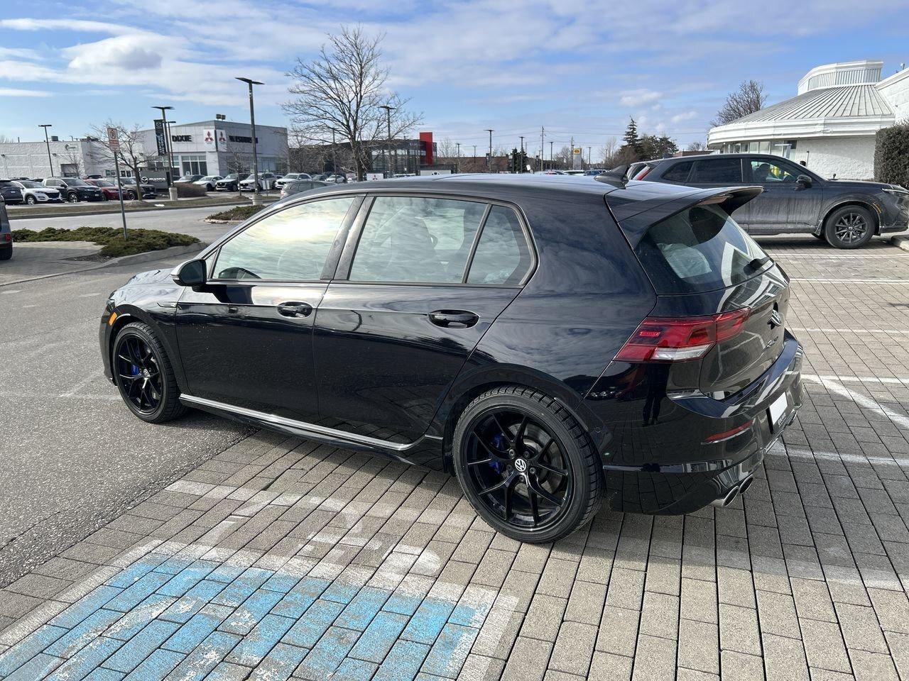 2024 Volkswagen Golf R 2.0 T 6Sp Leather  Alloy Wheels  Heads-Up Display Photo