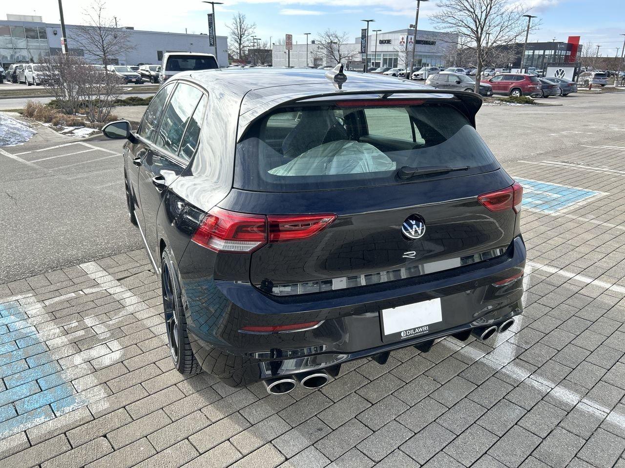 2024 Volkswagen Golf R 2.0 T 6Sp Leather  Alloy Wheels  Heads-Up Display Photo