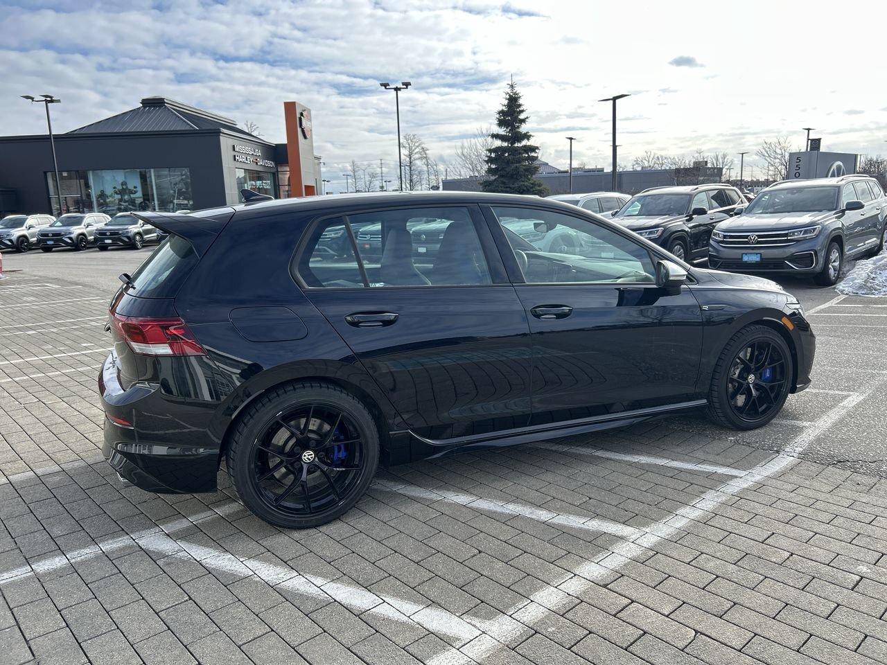 2024 Volkswagen Golf R 2.0 T 6Sp Leather  Alloy Wheels  Heads-Up Display Photo