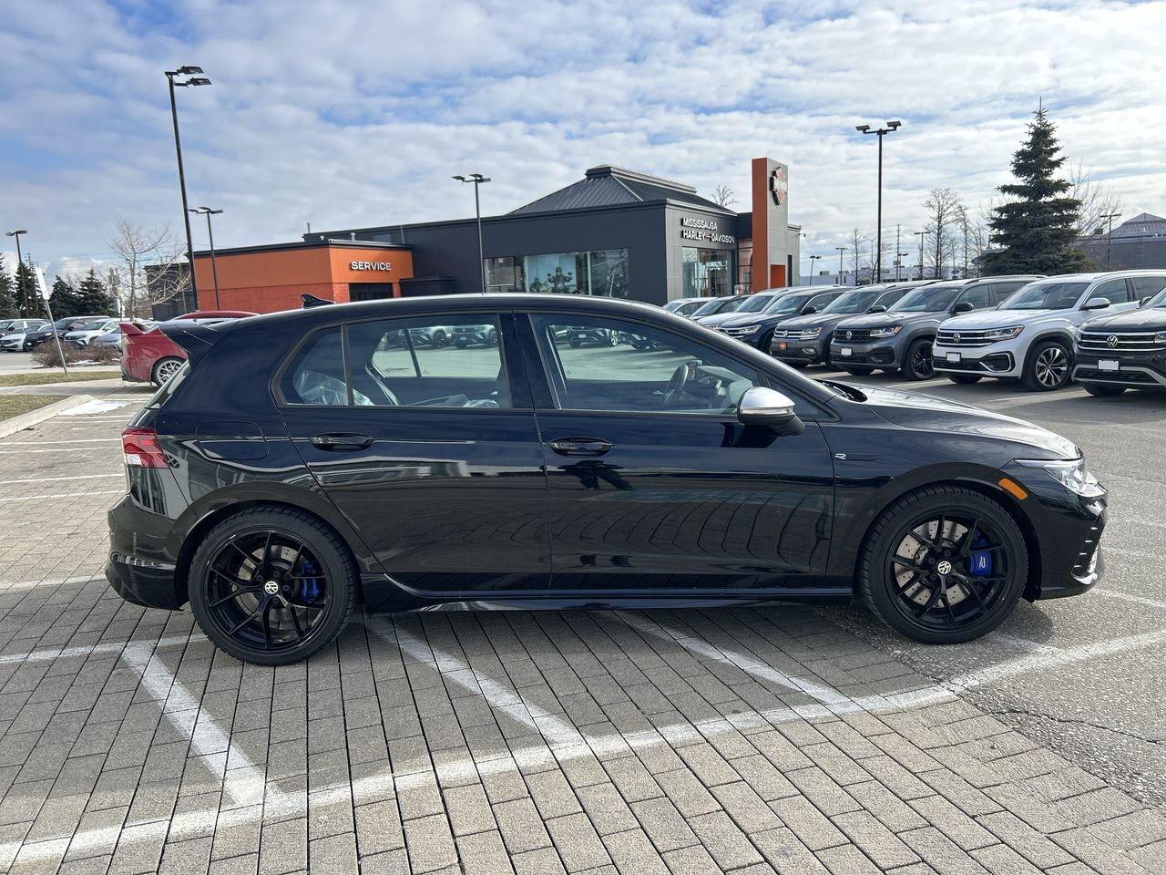 2024 Volkswagen Golf R 2.0 T 6Sp Leather  Alloy Wheels  Heads-Up Display Photo