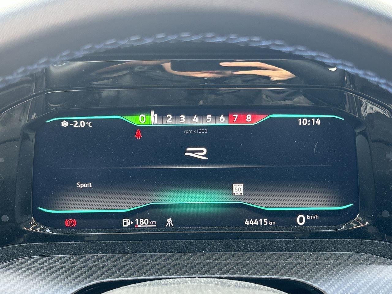 2024 Volkswagen Golf R 2.0 T 6Sp Leather  Alloy Wheels  Heads-Up Display Photo