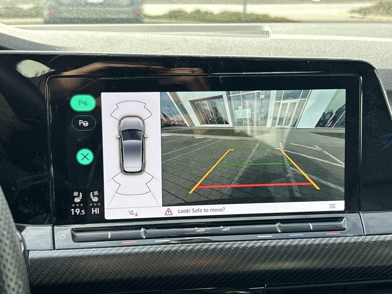 2024 Volkswagen Golf R 2.0 T 6Sp Leather  Alloy Wheels  Heads-Up Display Photo