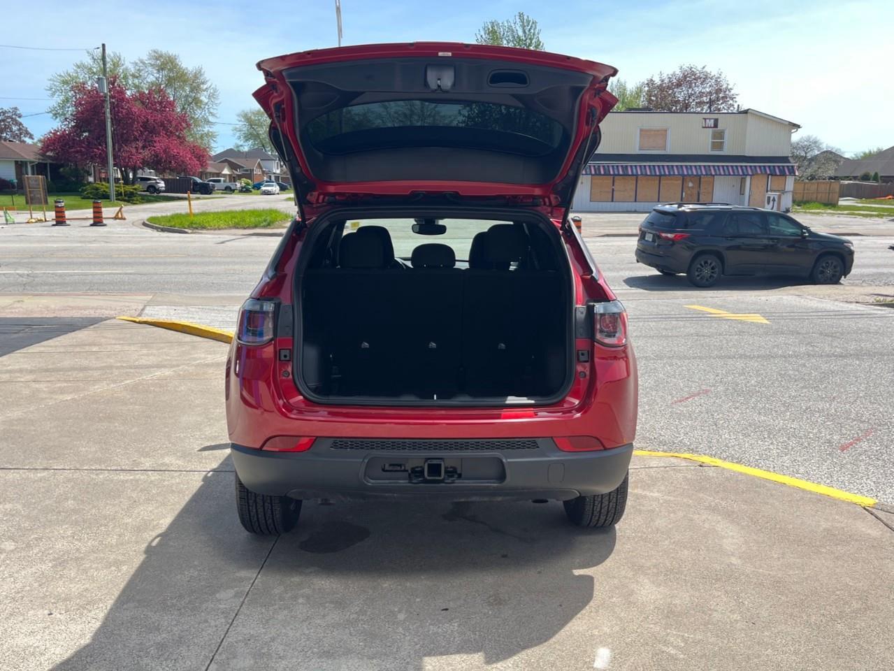 2025 Jeep Compass SPORT NEARLY NEW LOCAL TRADE! Photo