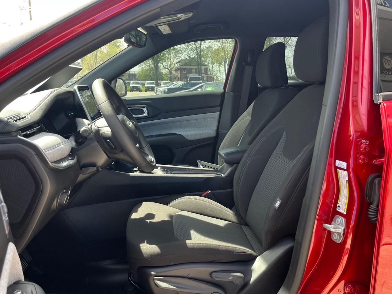2025 Jeep Compass SPORT NEARLY NEW LOCAL TRADE! Photo
