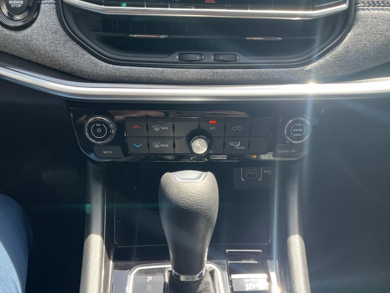 2025 Jeep Compass SPORT NEARLY NEW LOCAL TRADE! Photo