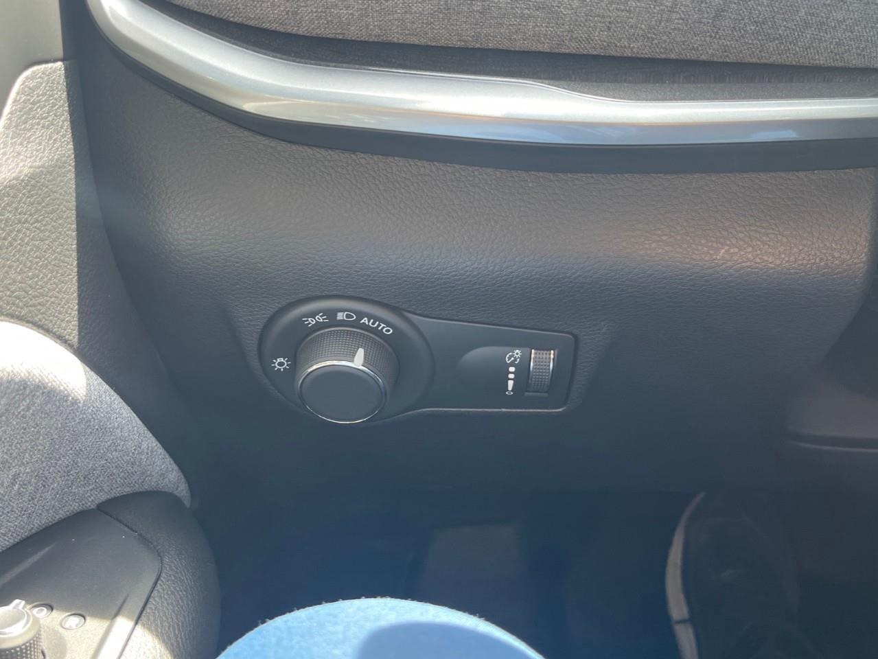 2025 Jeep Compass SPORT NEARLY NEW LOCAL TRADE! Photo