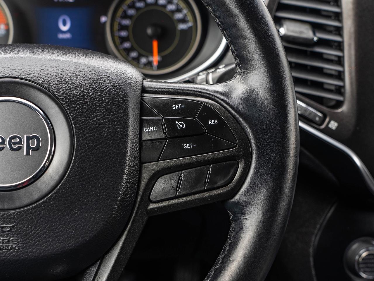 2019 Jeep Cherokee Trailhawk 4x4  LEATHER  CAMERA  LOW KMS Photo