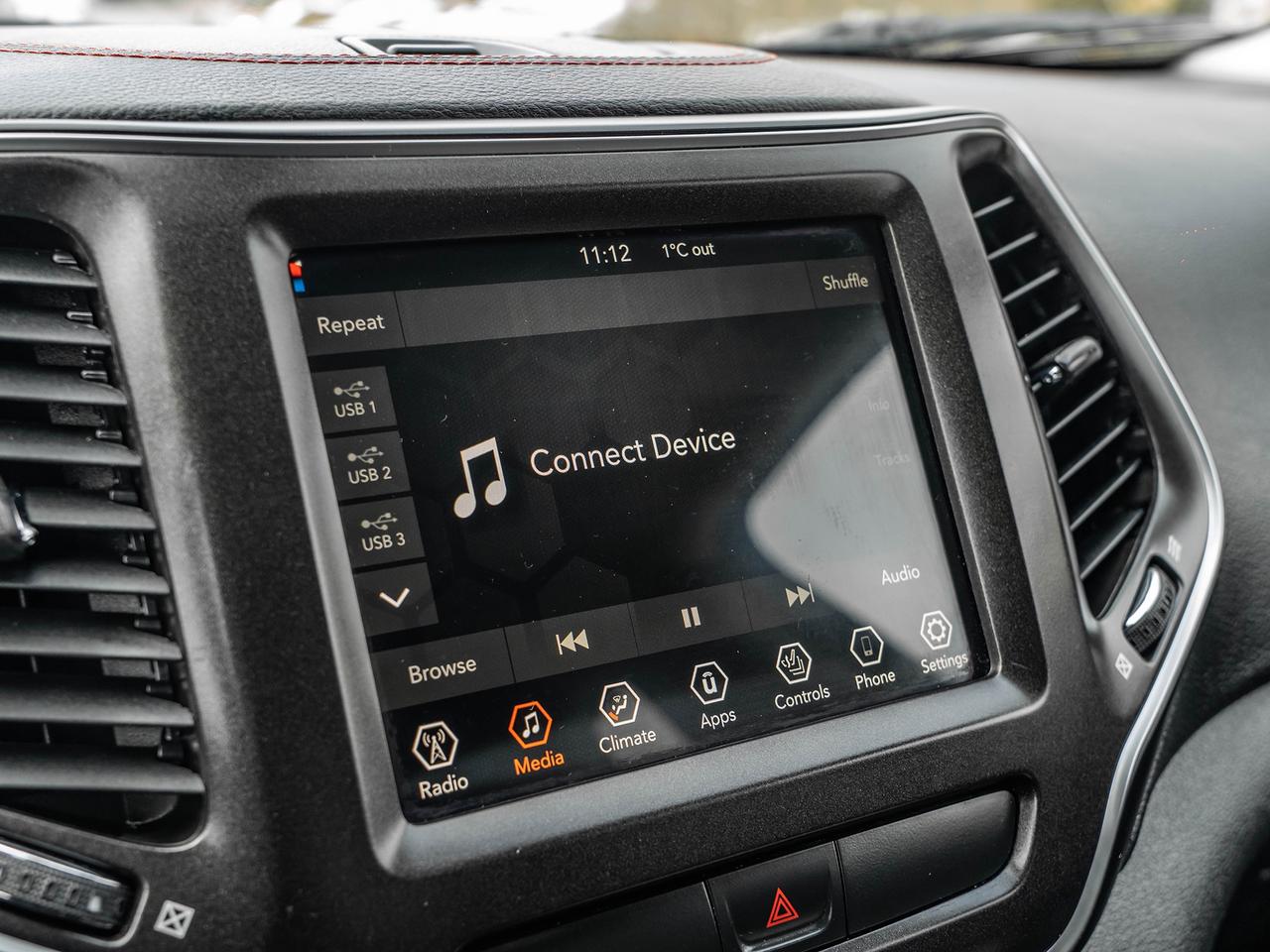 2019 Jeep Cherokee Trailhawk 4x4  LEATHER  CAMERA  LOW KMS Photo