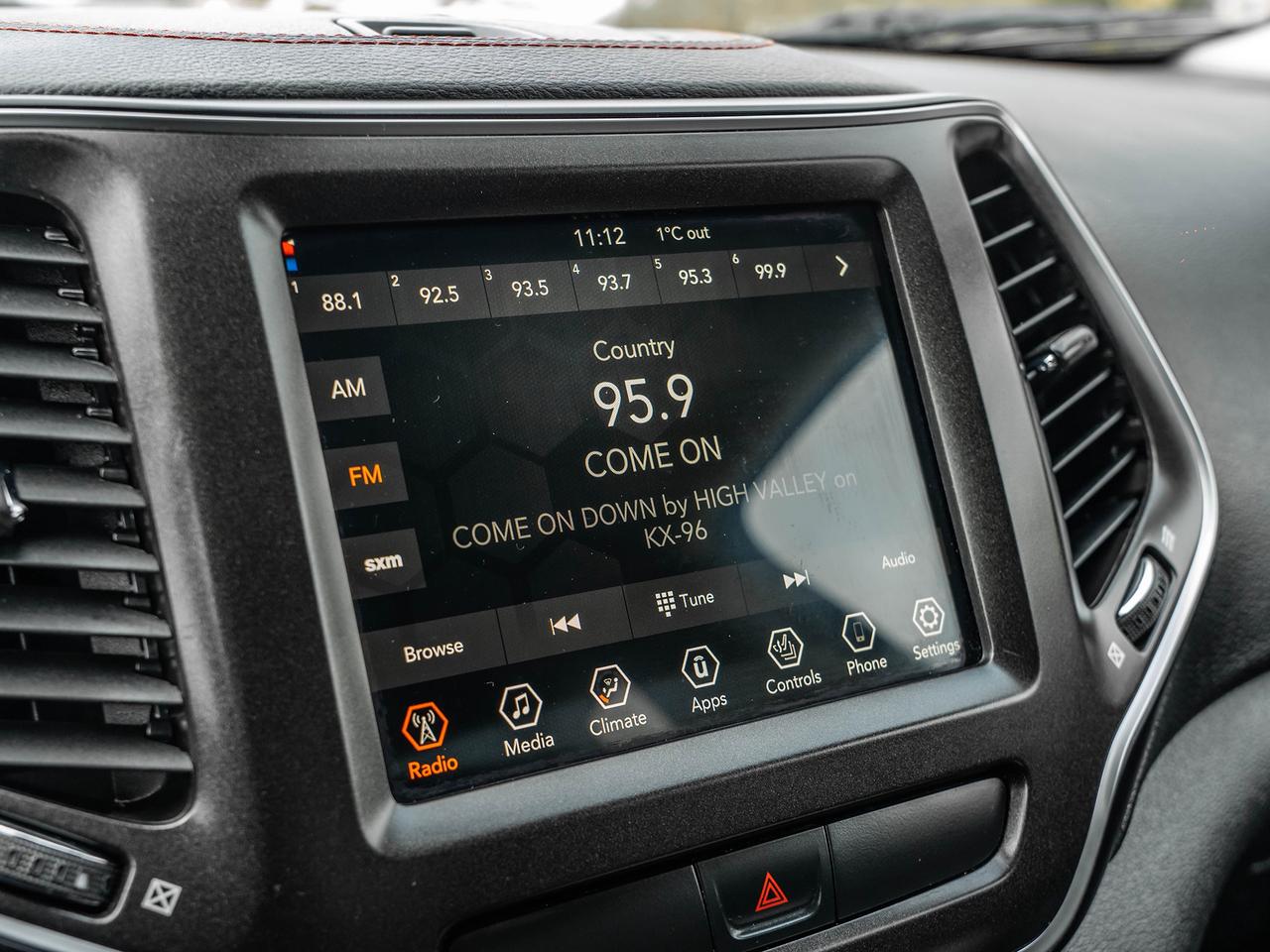 2019 Jeep Cherokee Trailhawk 4x4  LEATHER  CAMERA  LOW KMS Photo