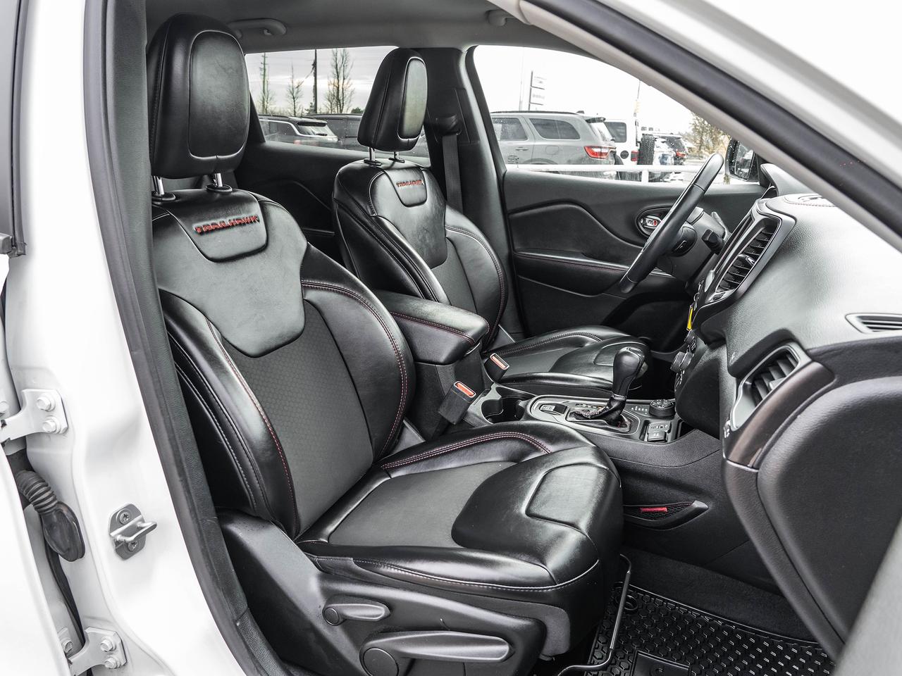 2019 Jeep Cherokee Trailhawk 4x4  LEATHER  CAMERA  LOW KMS Photo