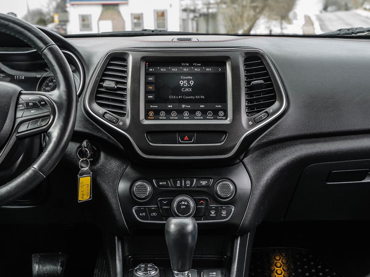 2019 Jeep Cherokee Trailhawk 4x4  LEATHER  CAMERA  LOW KMS Photo