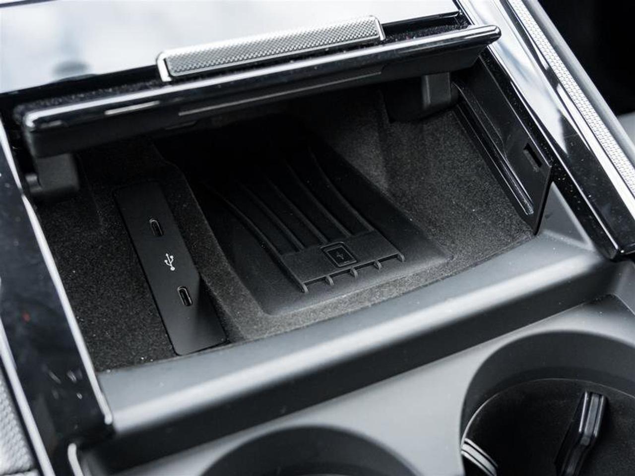 2026 Porsche Panamera 4 E-Hybrid AWD 2 Sets of Tires & Rims Premium Pkg Photo