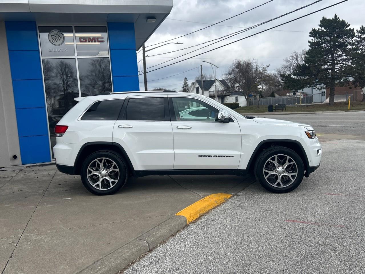 2019 Jeep Grand Cherokee LIMITED LOCAL TRADE Photo3