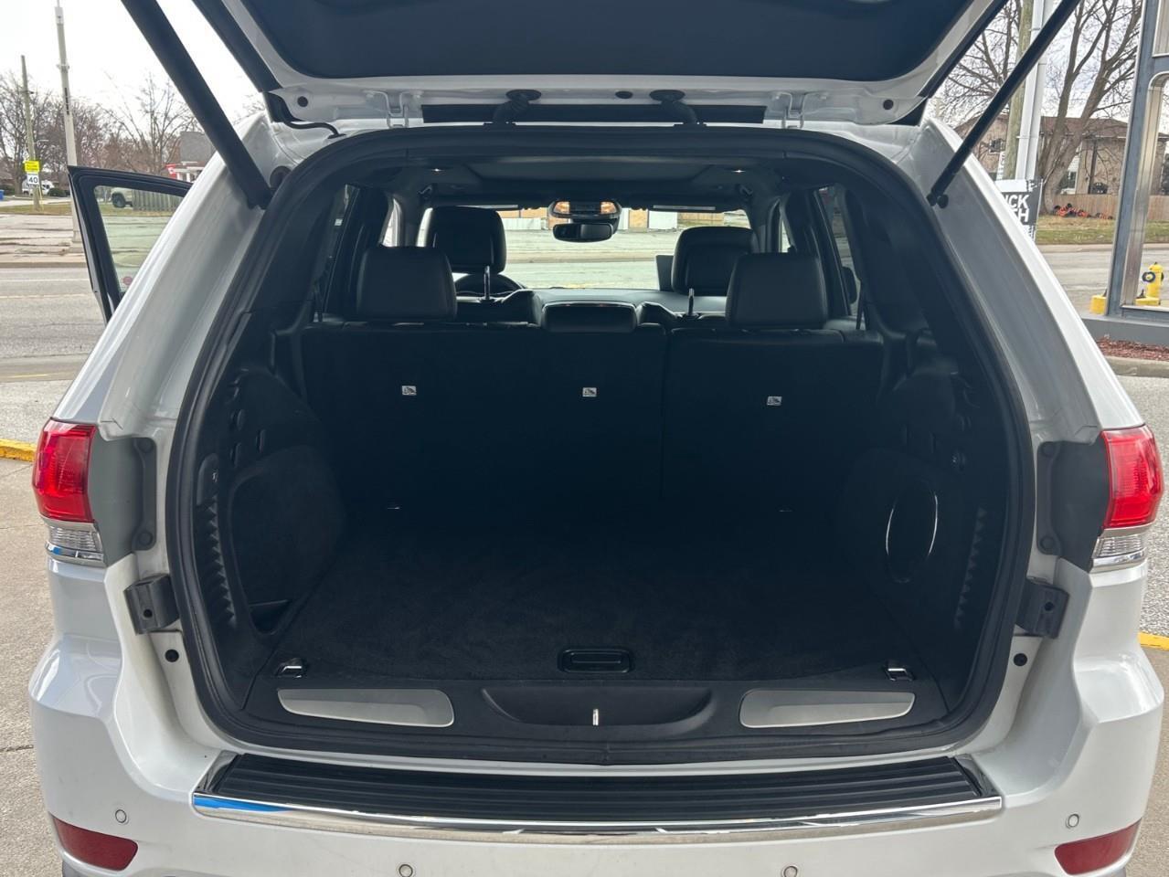 2019 Jeep Grand Cherokee LIMITED LOCAL TRADE Photo