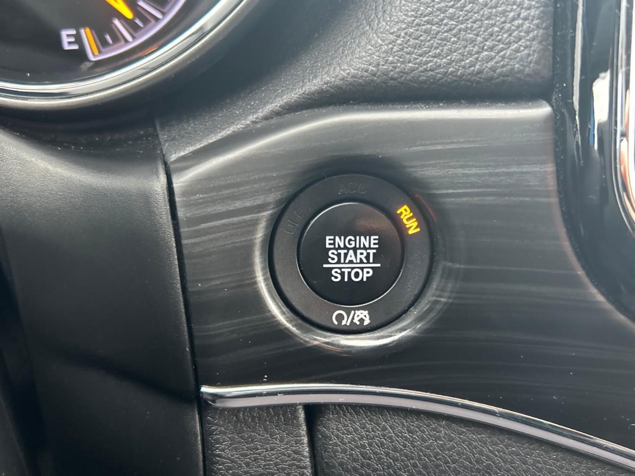 2019 Jeep Grand Cherokee LIMITED LOCAL TRADE Photo