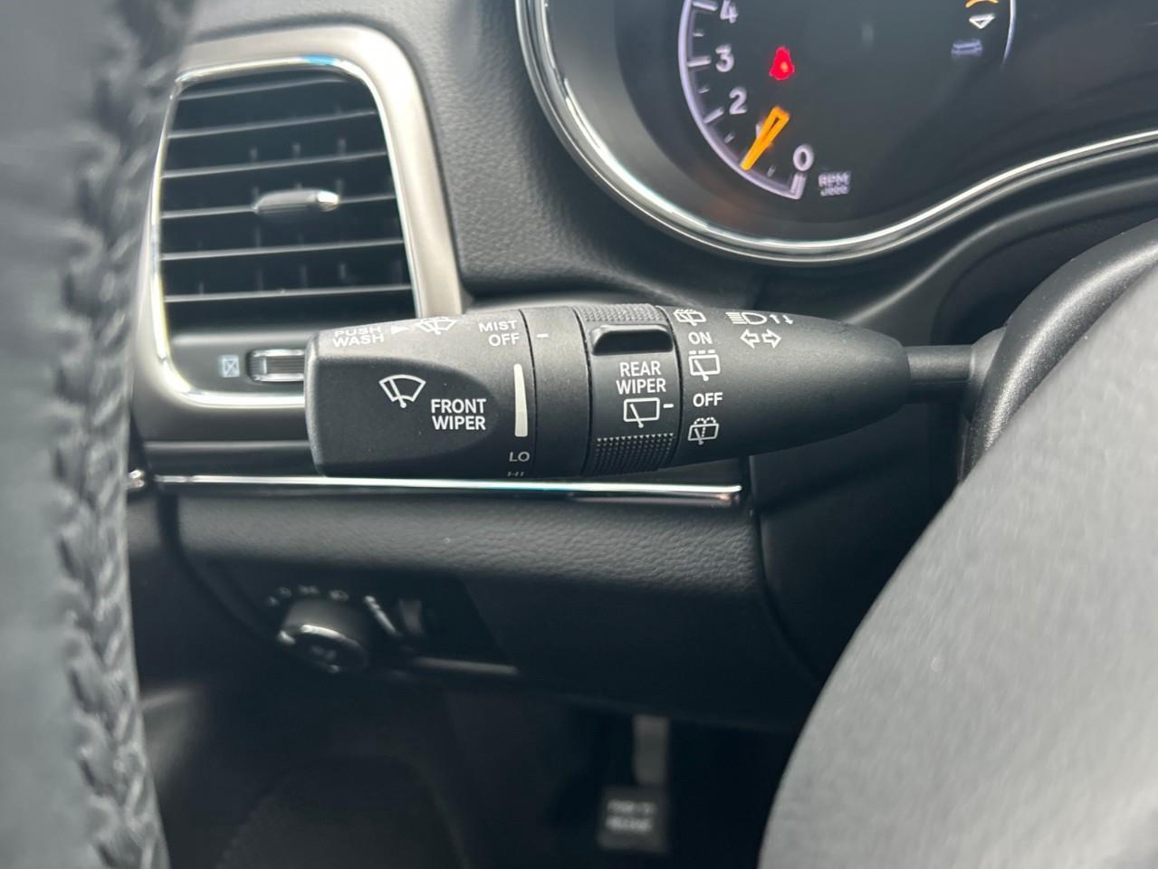 2019 Jeep Grand Cherokee LIMITED LOCAL TRADE Photo