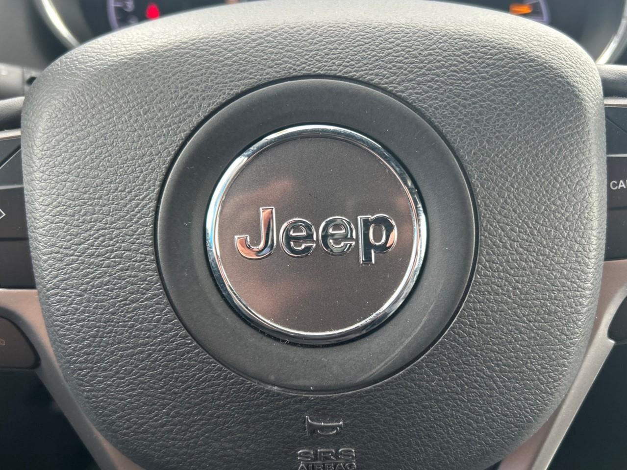 2019 Jeep Grand Cherokee LIMITED LOCAL TRADE Photo