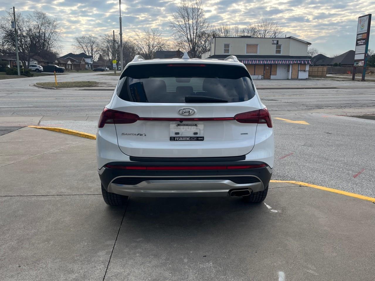 2021 Hyundai Santa Fe PREFERRED LOCAL TRADE Photo