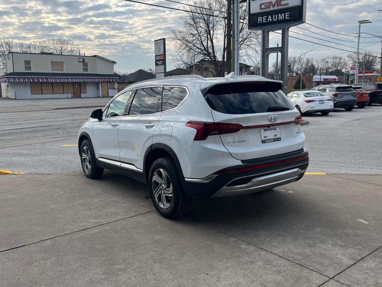 2021 Hyundai Santa Fe PREFERRED LOCAL TRADE Photo