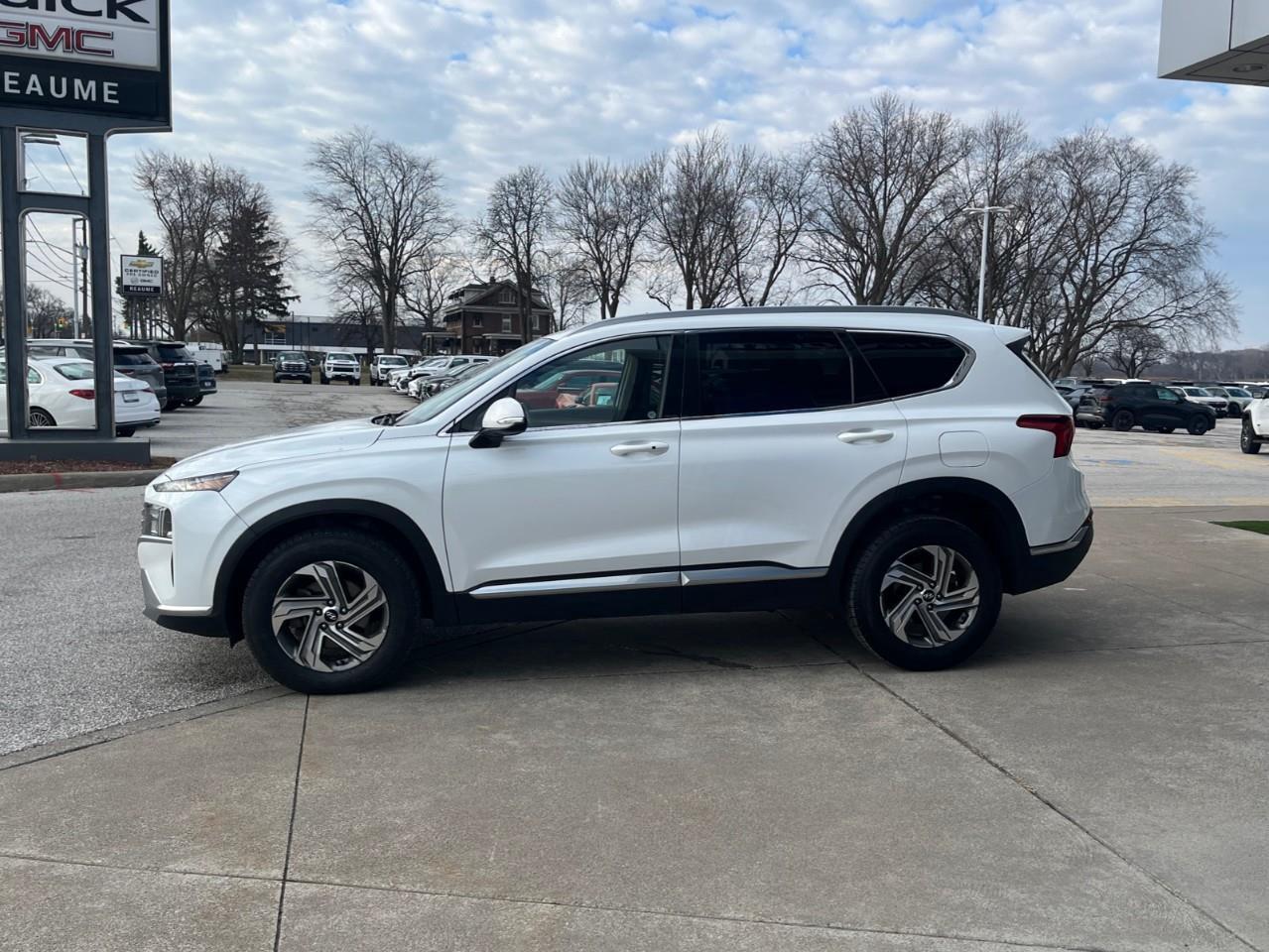 2021 Hyundai Santa Fe PREFERRED LOCAL TRADE Photo
