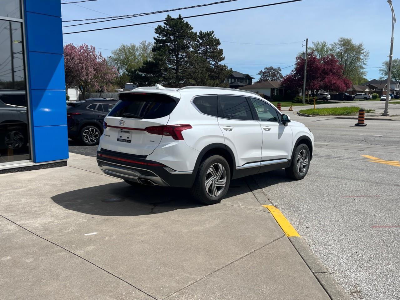 2021 Hyundai Santa Fe PREFERRED LOCAL TRADE Photo4
