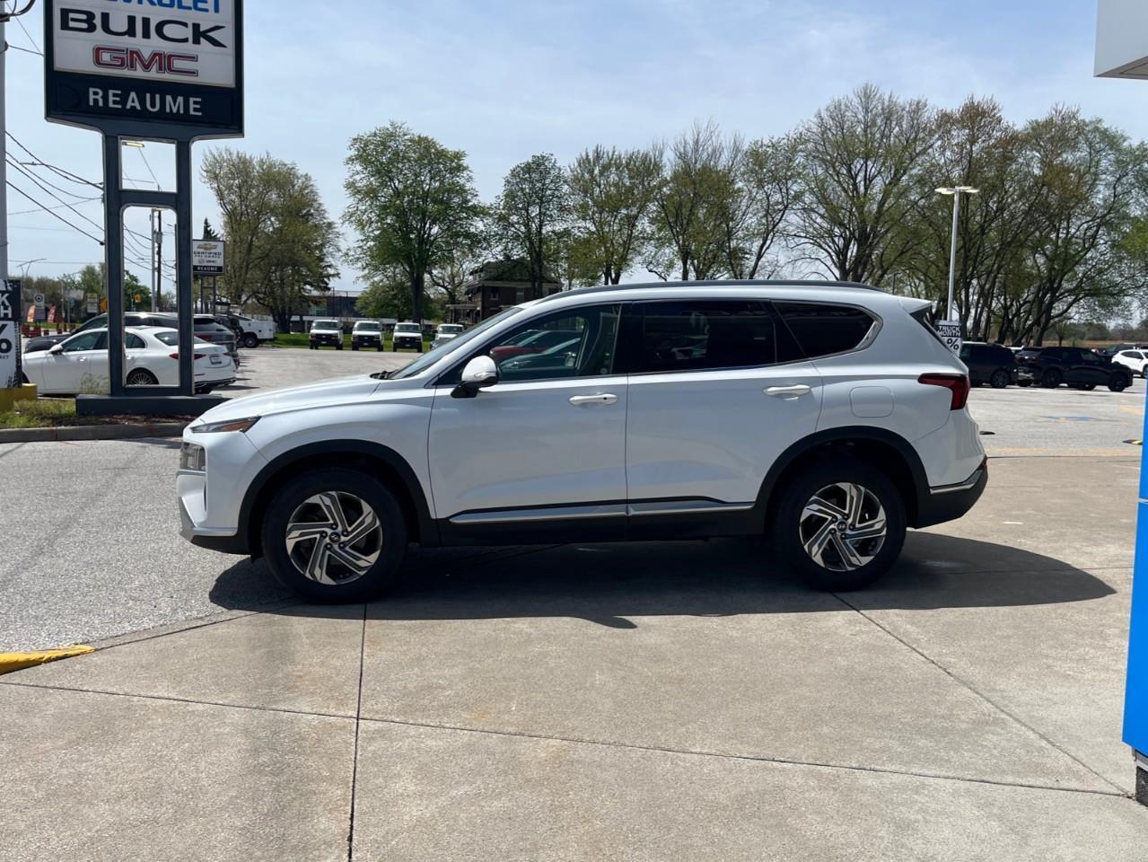 2021 Hyundai Santa Fe PREFERRED LOCAL TRADE Photo