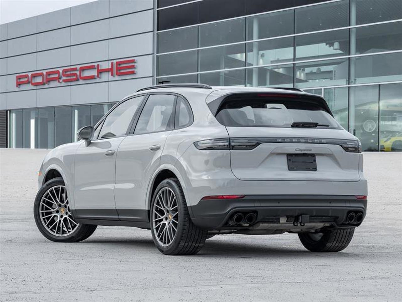 2023 Porsche Cayenne Platinum Edition AWD Premium Pkg Plus Adaptive Cru Photo3