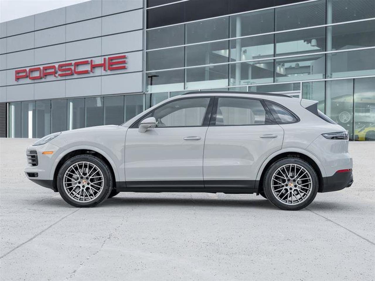 2023 Porsche Cayenne Platinum Edition AWD Premium Pkg Plus Adaptive Cru Photo2