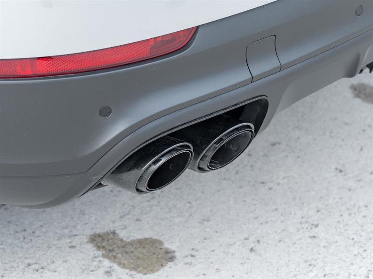 2023 Porsche Cayenne Platinum Edition AWD Premium Pkg Plus Adaptive Cru Photo