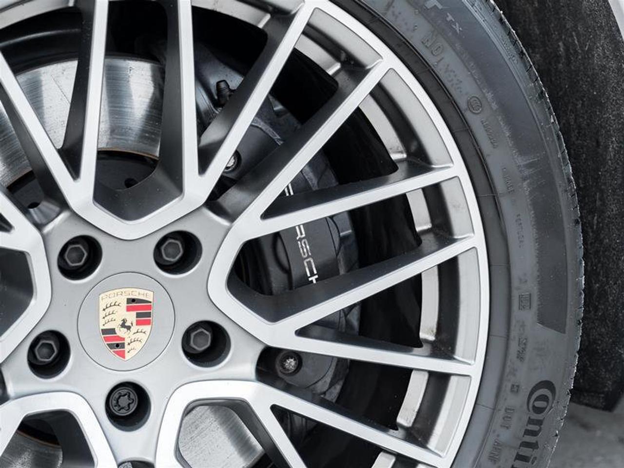 2023 Porsche Cayenne Platinum Edition AWD Premium Pkg Plus Adaptive Cru Photo