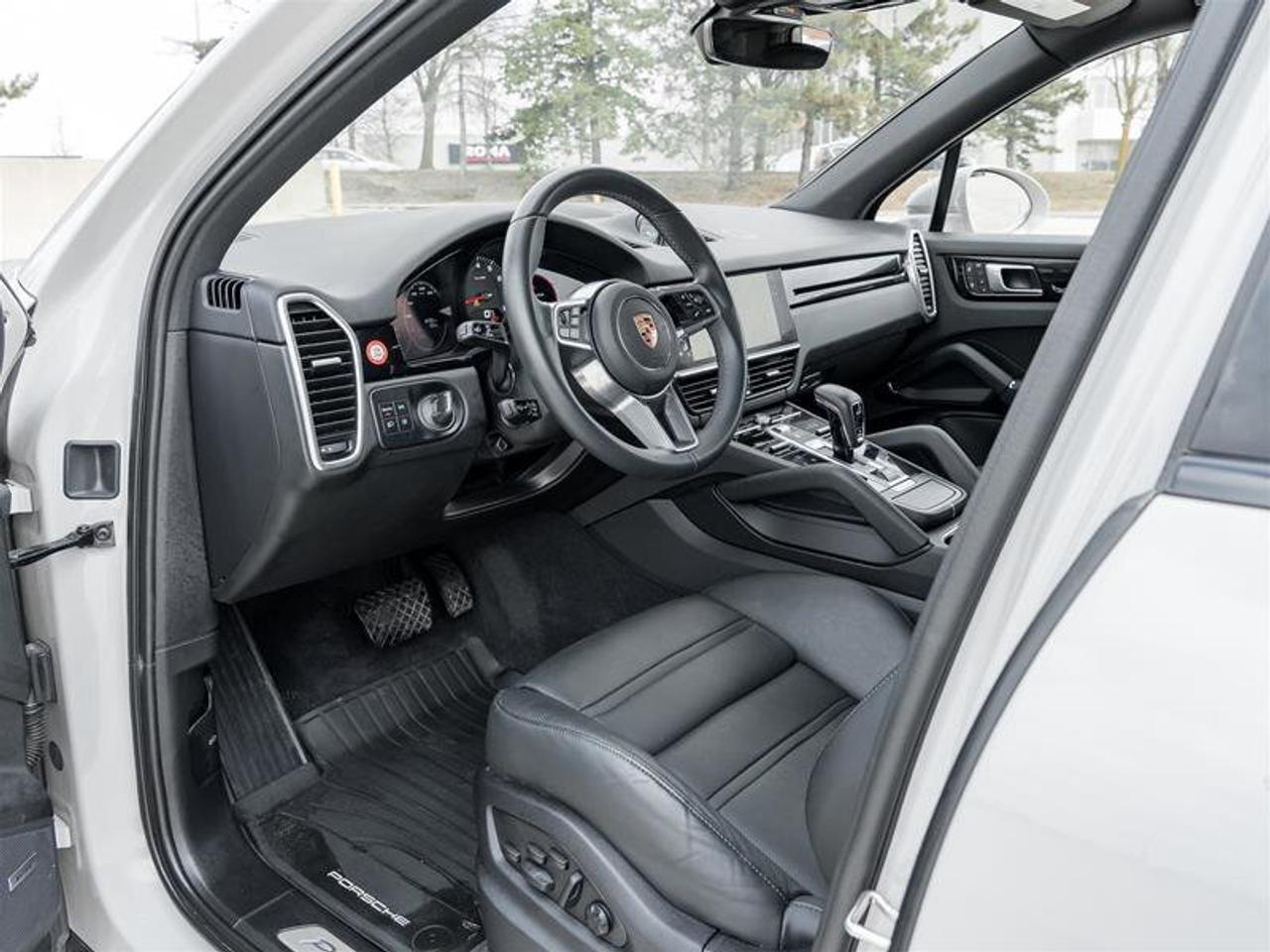 2023 Porsche Cayenne Platinum Edition AWD Premium Pkg Plus Adaptive Cru Photo