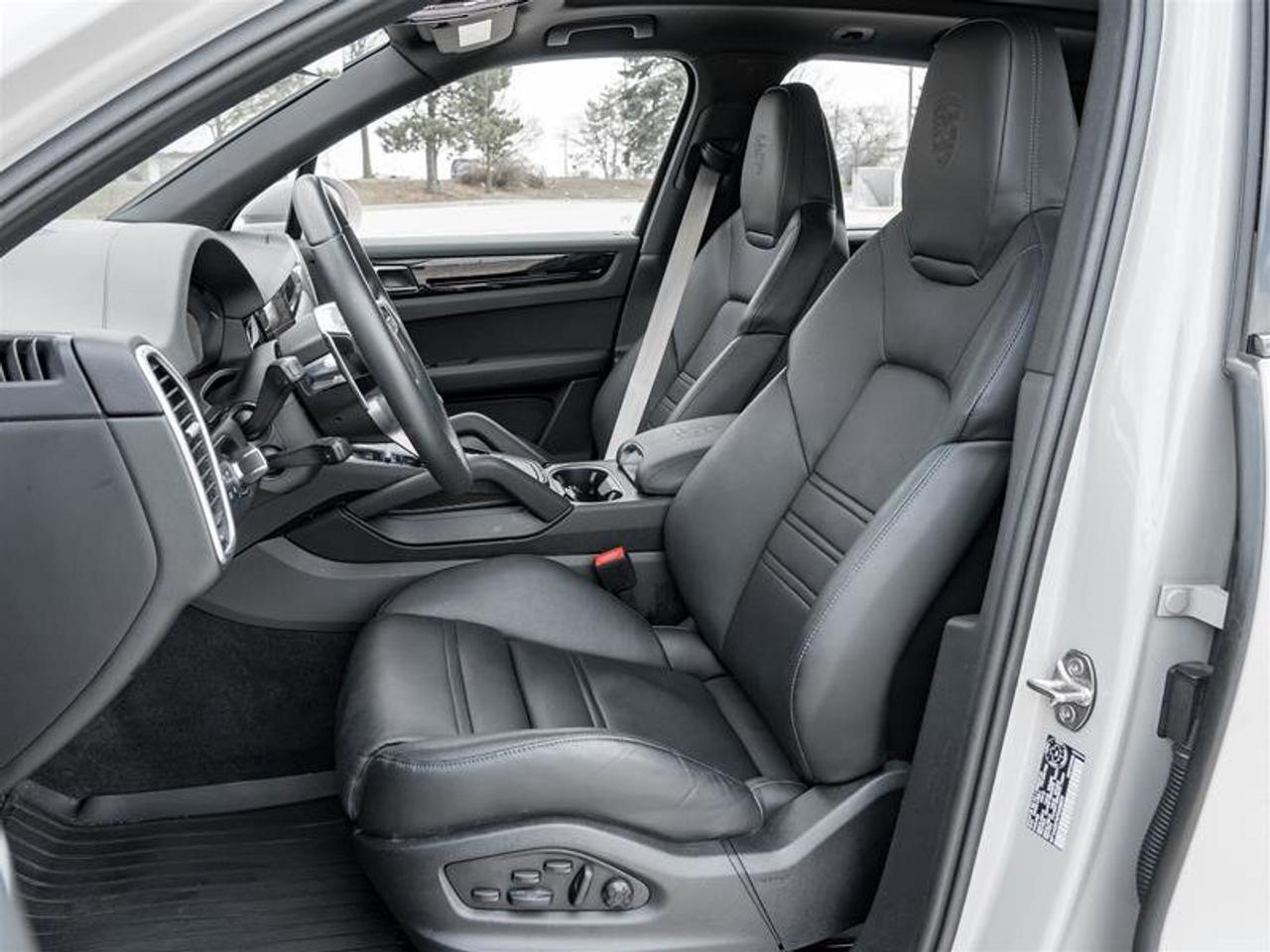 2023 Porsche Cayenne Platinum Edition AWD Premium Pkg Plus Adaptive Cru Photo