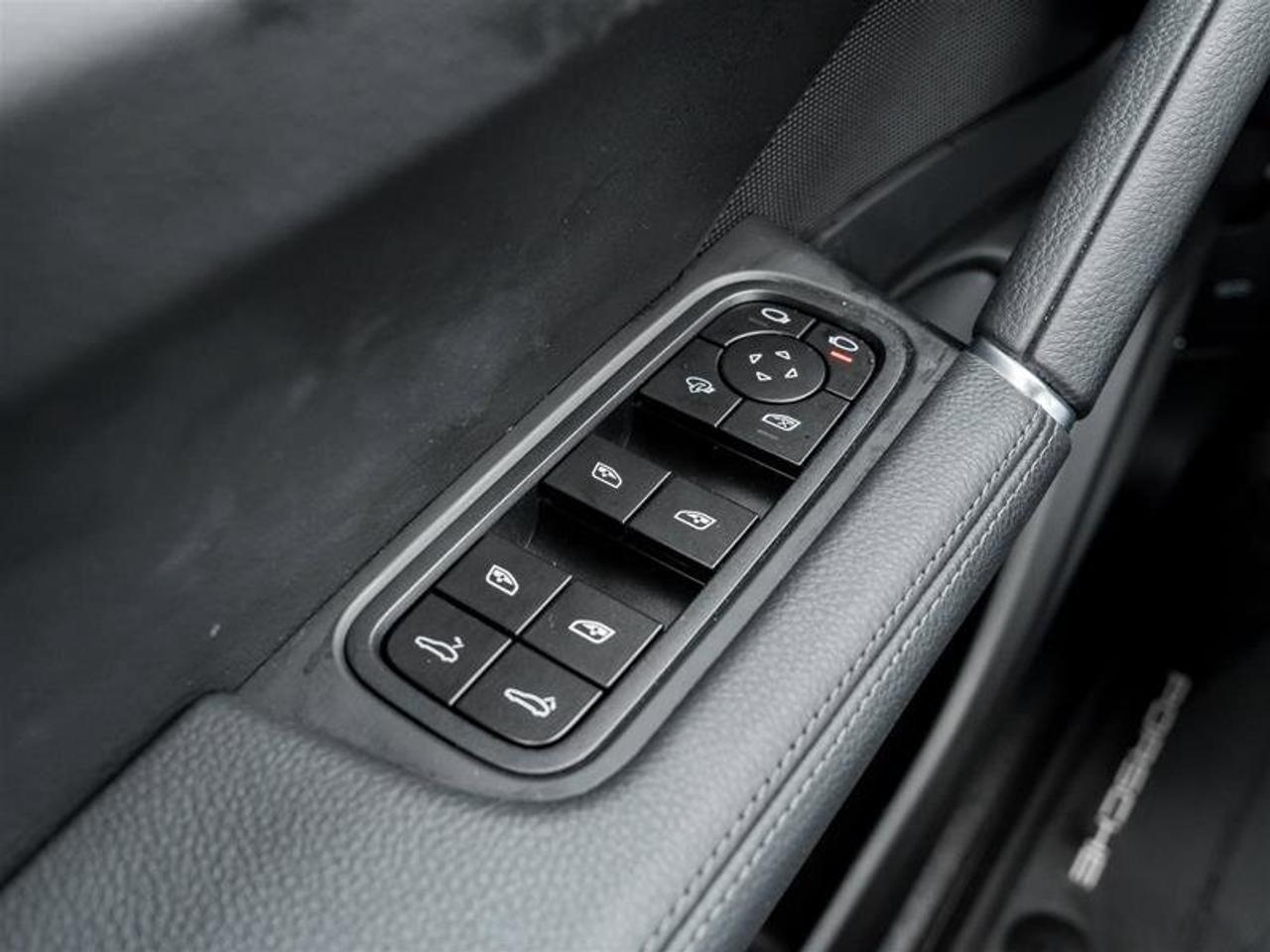 2023 Porsche Cayenne Platinum Edition AWD Premium Pkg Plus Adaptive Cru Photo