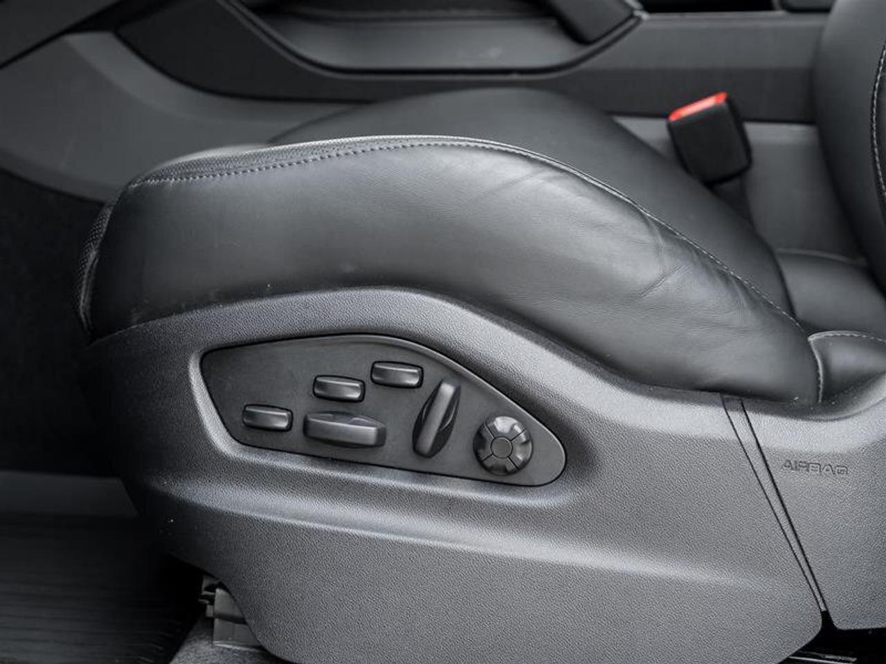 2023 Porsche Cayenne Platinum Edition AWD Premium Pkg Plus Adaptive Cru Photo