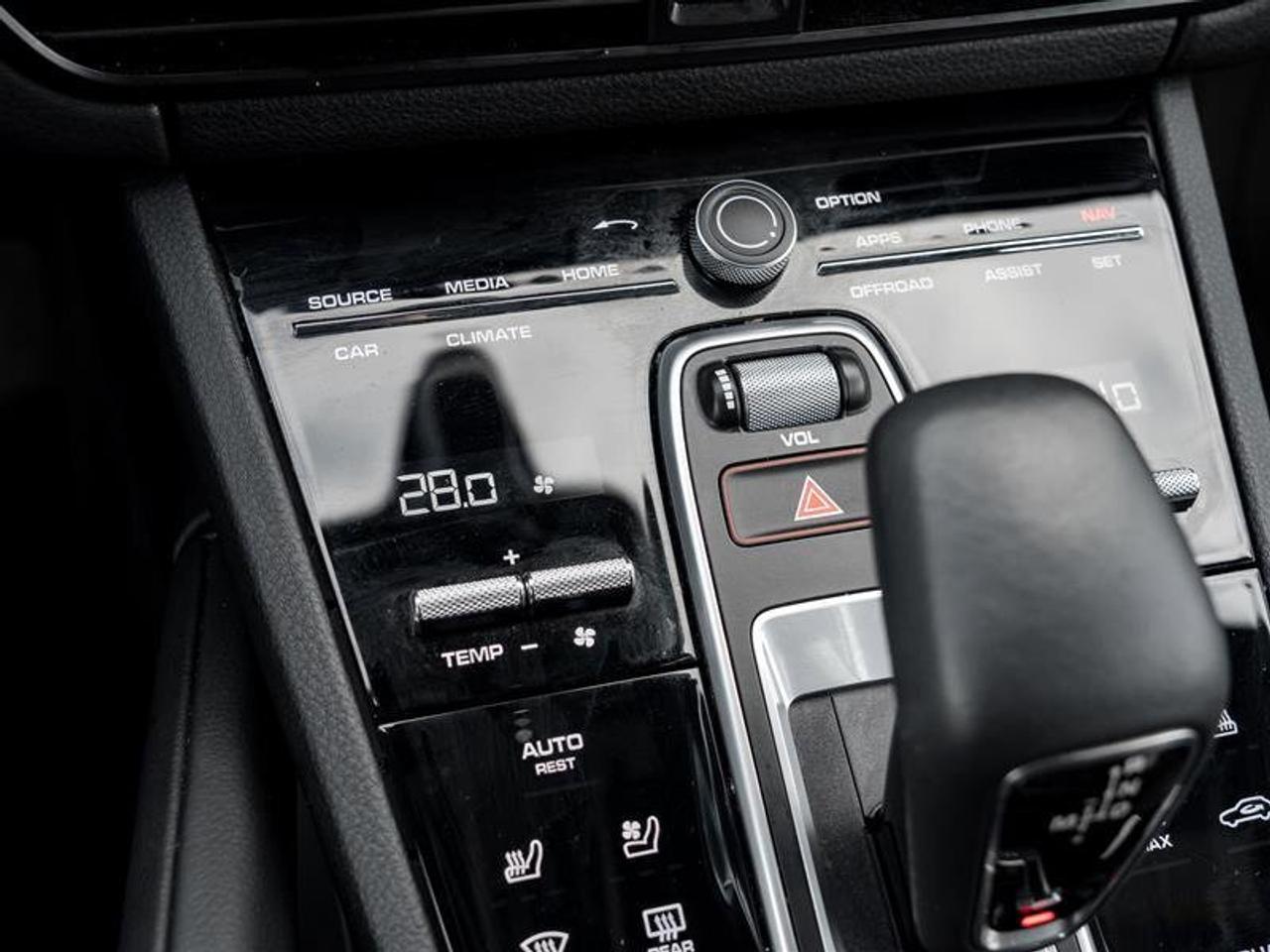 2023 Porsche Cayenne Platinum Edition AWD Premium Pkg Plus Adaptive Cru Photo