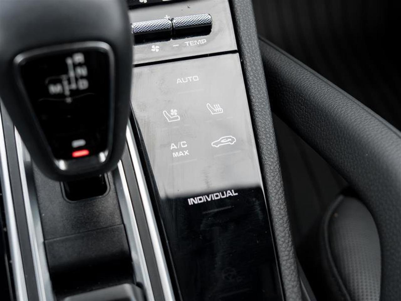 2023 Porsche Cayenne Platinum Edition AWD Premium Pkg Plus Adaptive Cru Photo