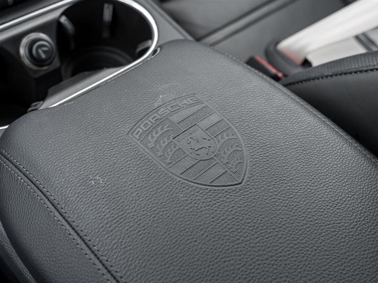 2023 Porsche Cayenne Platinum Edition AWD Premium Pkg Plus Adaptive Cru Photo