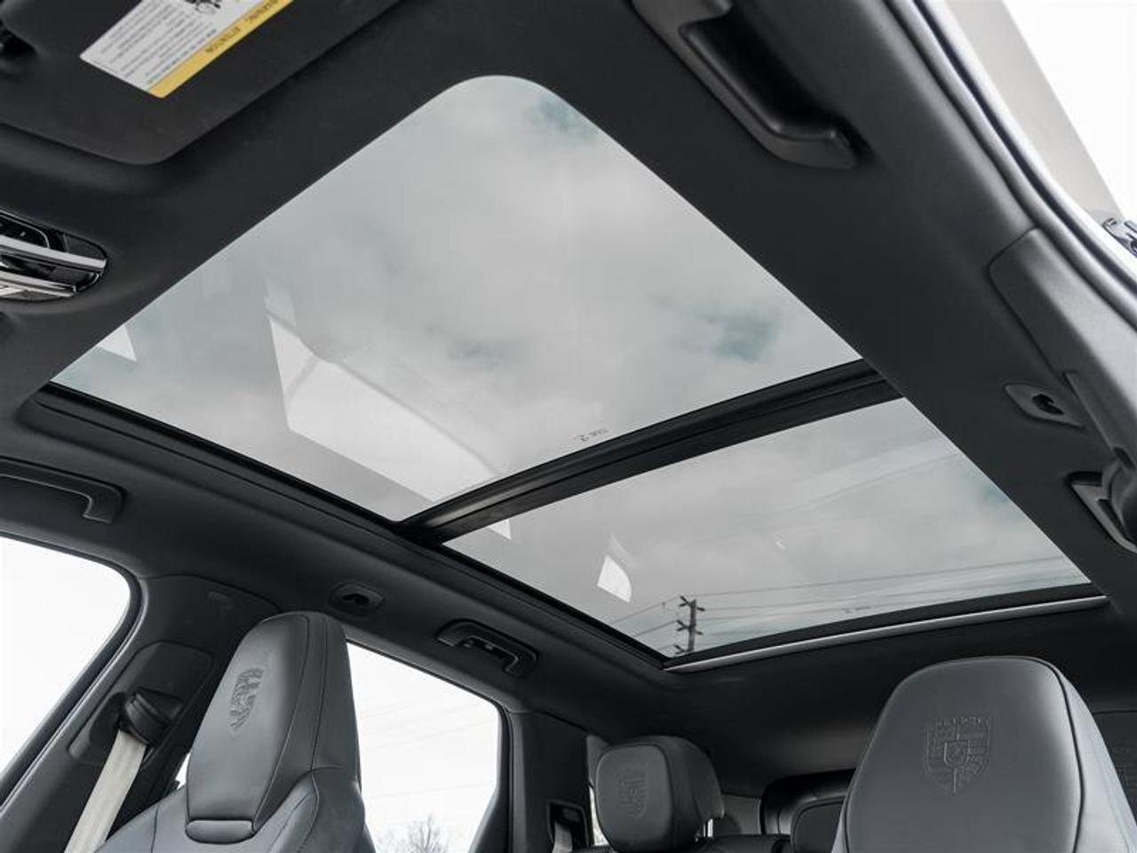 2023 Porsche Cayenne Platinum Edition AWD Premium Pkg Plus Adaptive Cru Photo