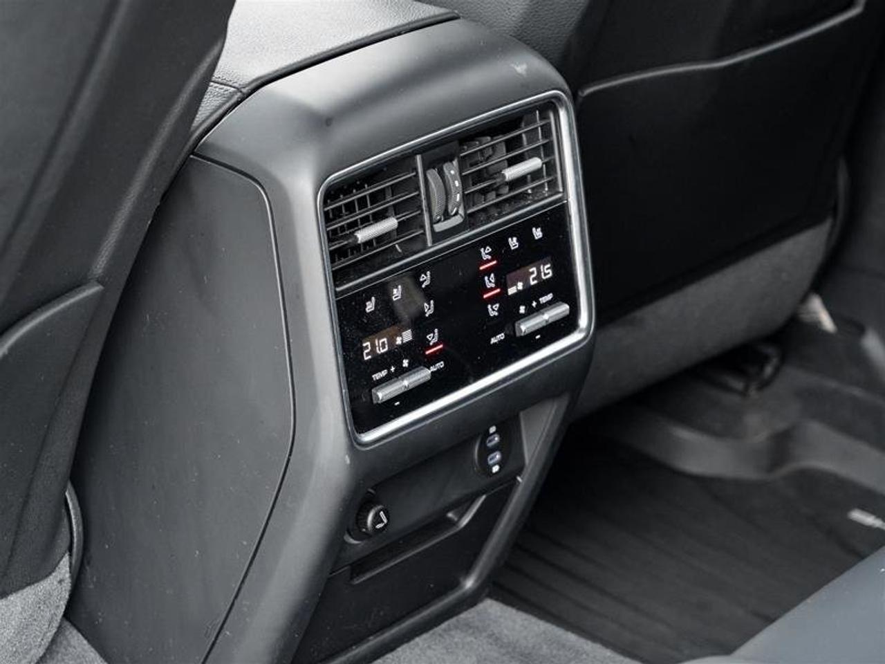 2023 Porsche Cayenne Platinum Edition AWD Premium Pkg Plus Adaptive Cru Photo