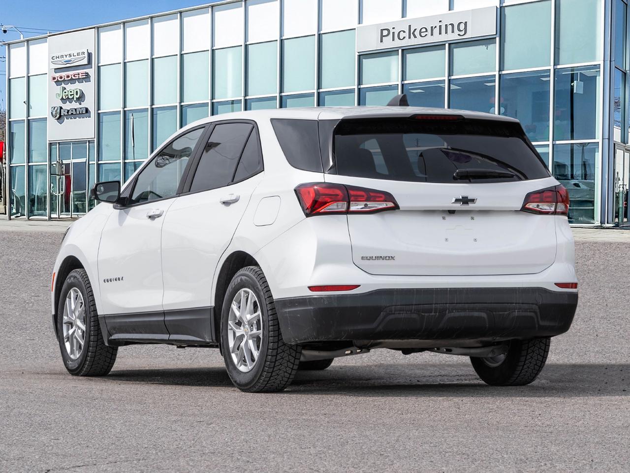 2022 Chevrolet Equinox FWD 4dr LS w-1LS Photo