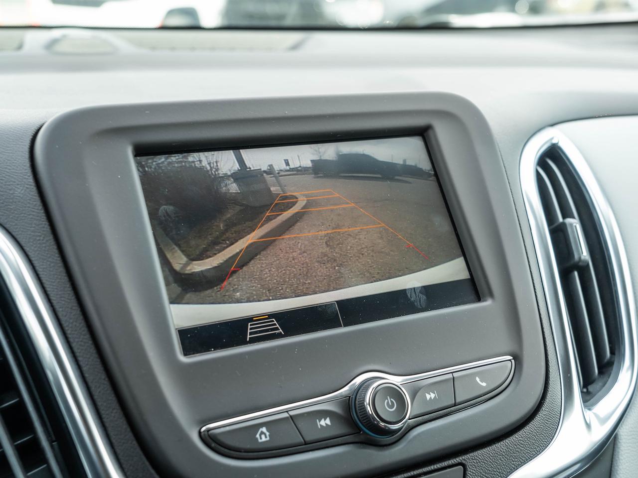 2022 Chevrolet Equinox FWD 4dr LS w-1LS Photo