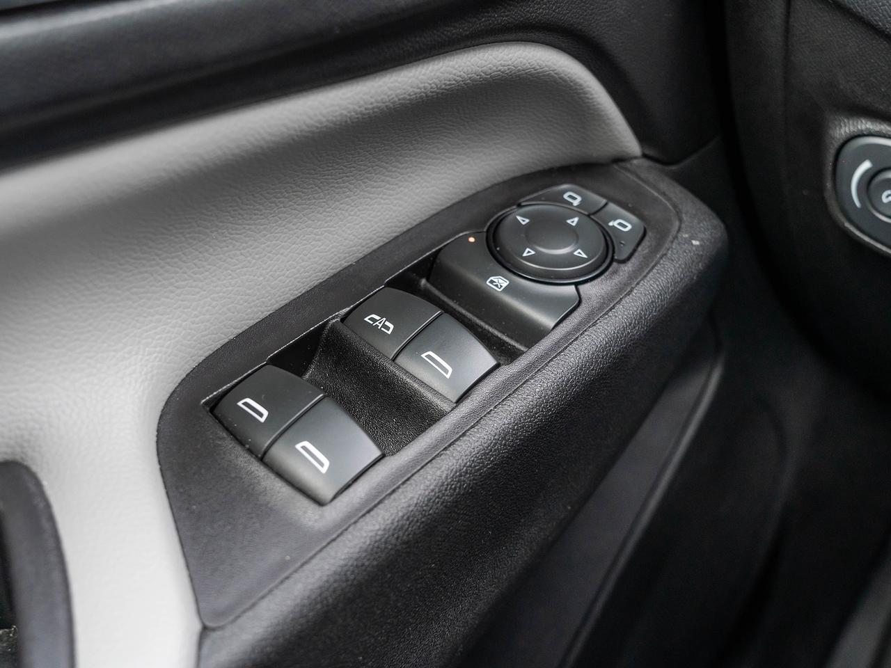 2022 Chevrolet Equinox FWD 4dr LS w-1LS Photo
