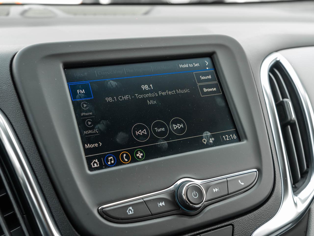 2022 Chevrolet Equinox FWD 4dr LS w-1LS Photo