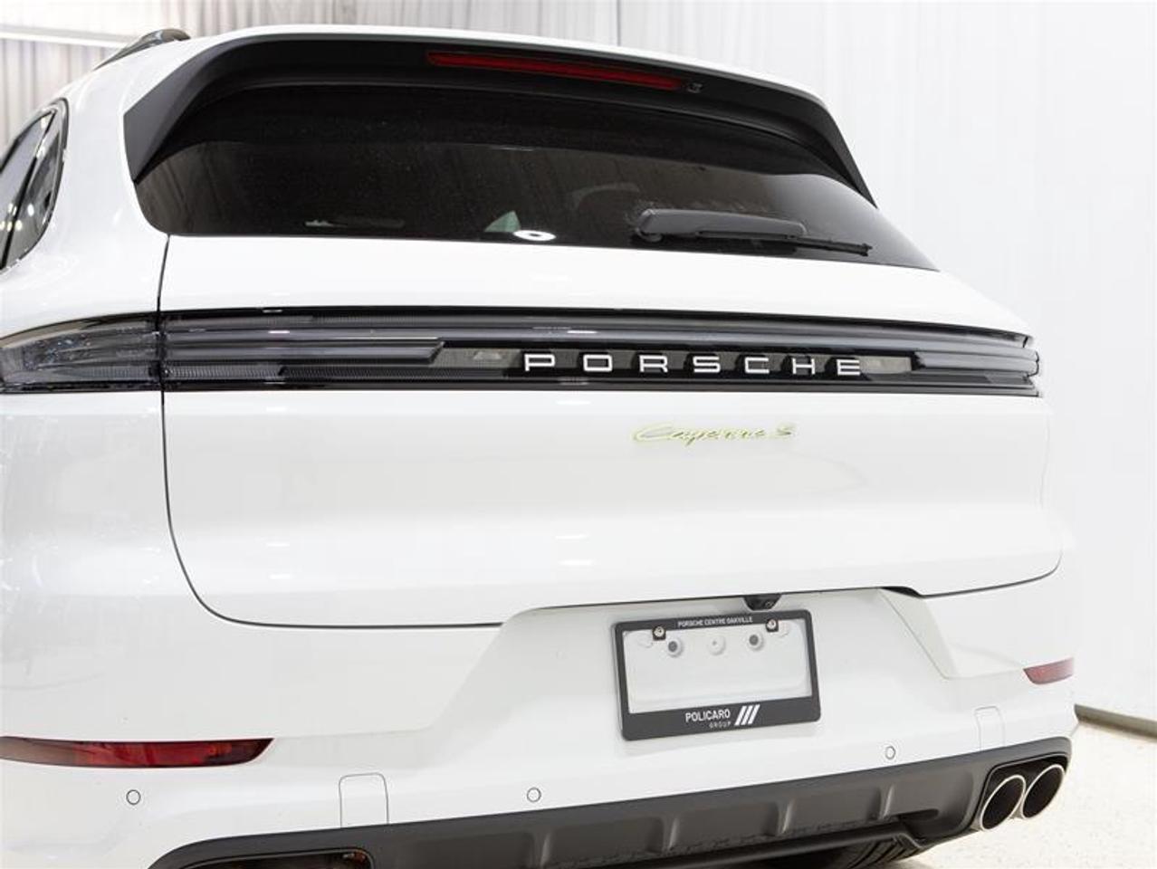 2024 Porsche Cayenne S e-Hybrid AWD Photo