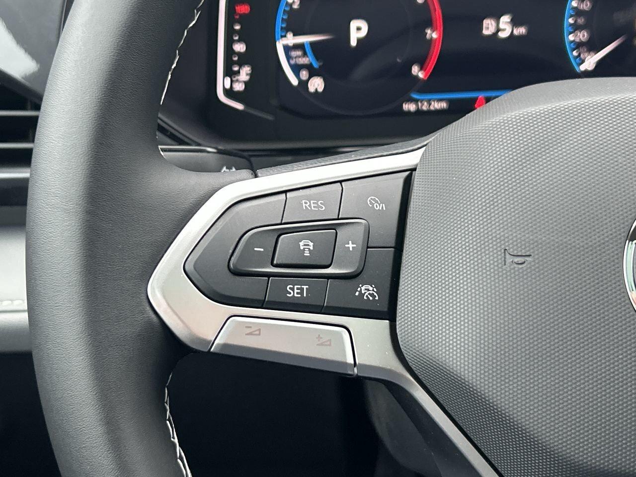 2024 Volkswagen Taos Highline 1.5T 7sp at DSG w/ Tip 4M Leather  Alloy Photo