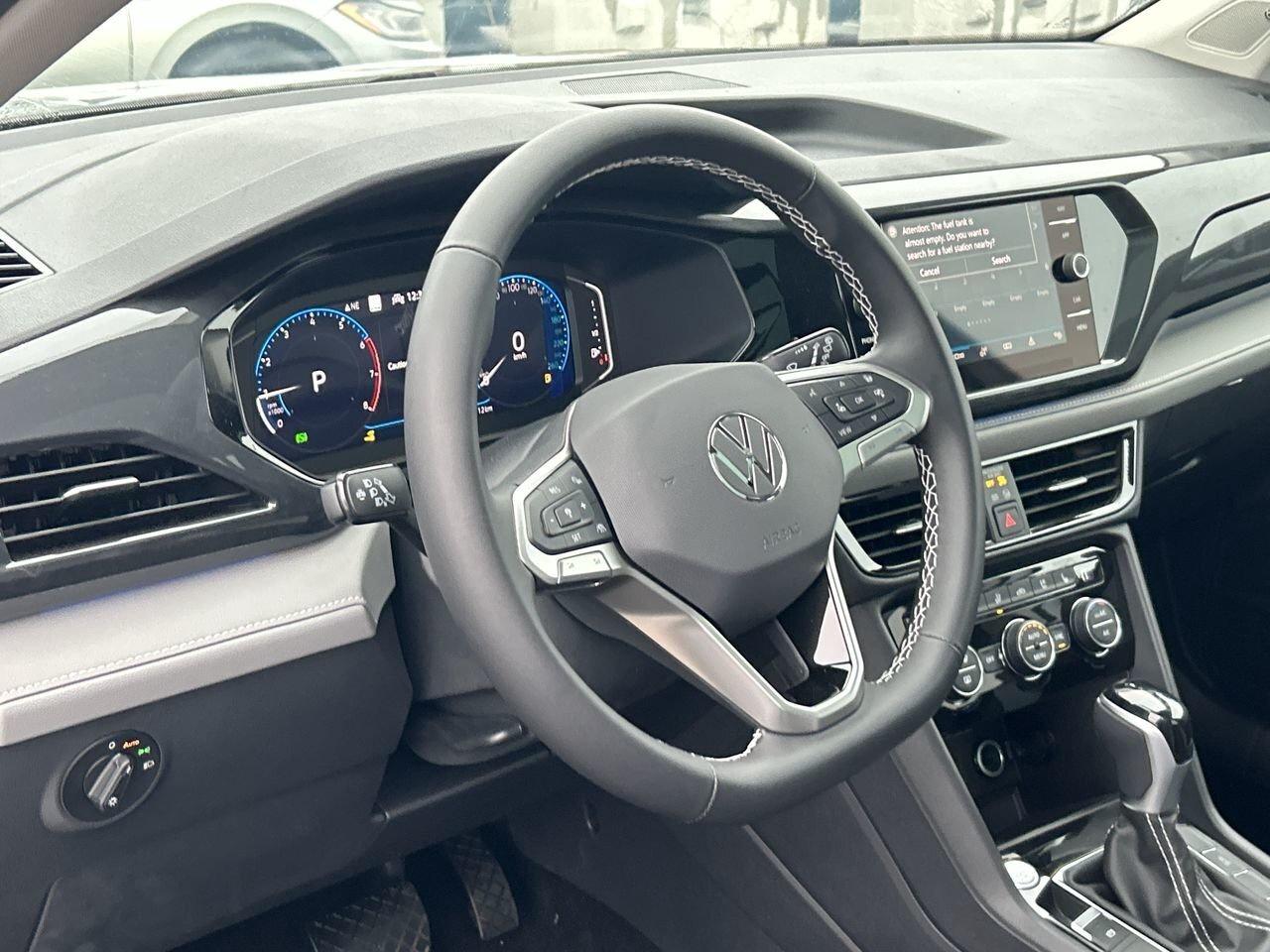 2024 Volkswagen Taos Highline 1.5T 7sp at DSG w/ Tip 4M Leather  Alloy Photo