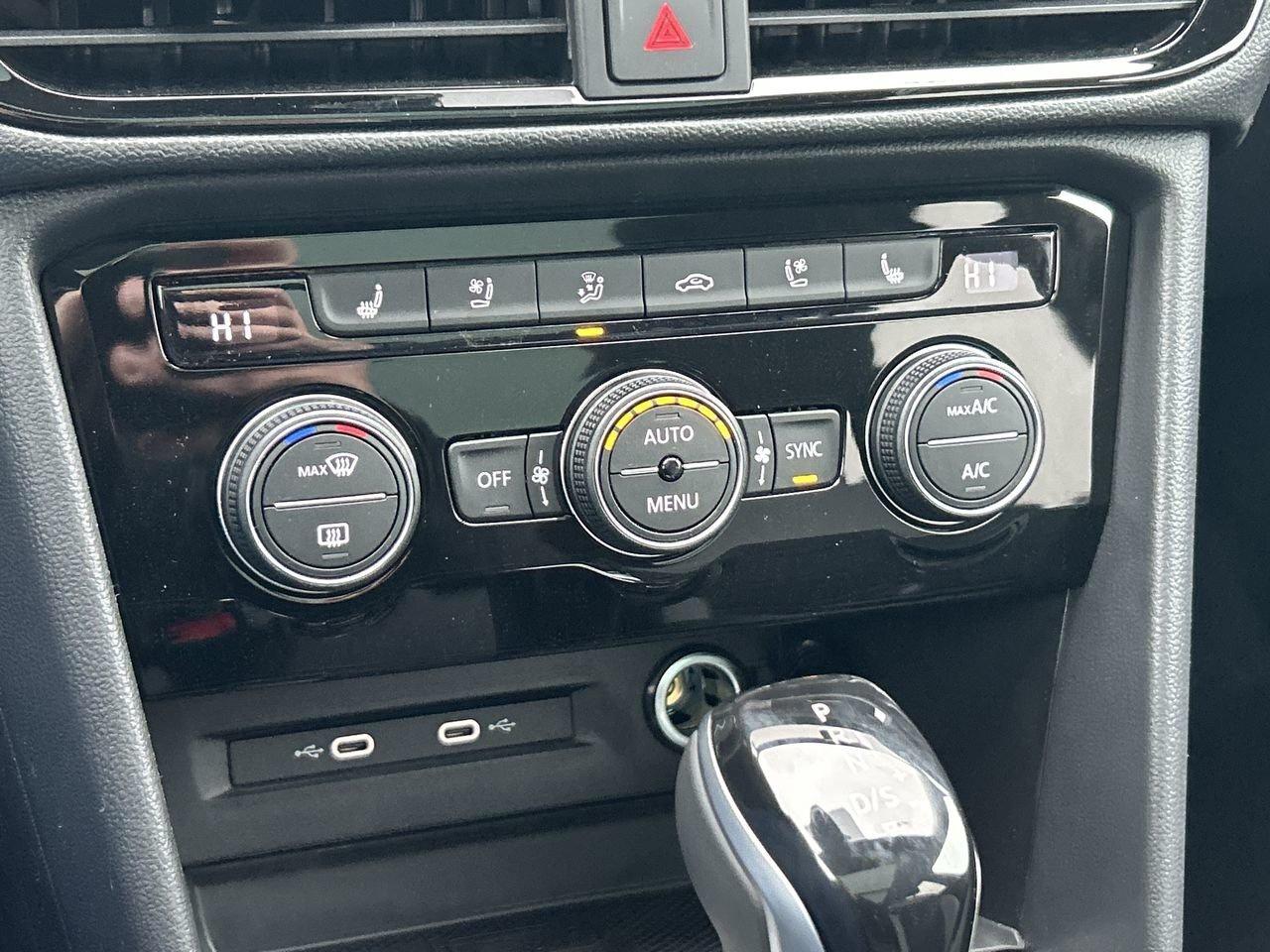 2024 Volkswagen Taos Highline 1.5T 7sp at DSG w/ Tip 4M Leather  Alloy Photo