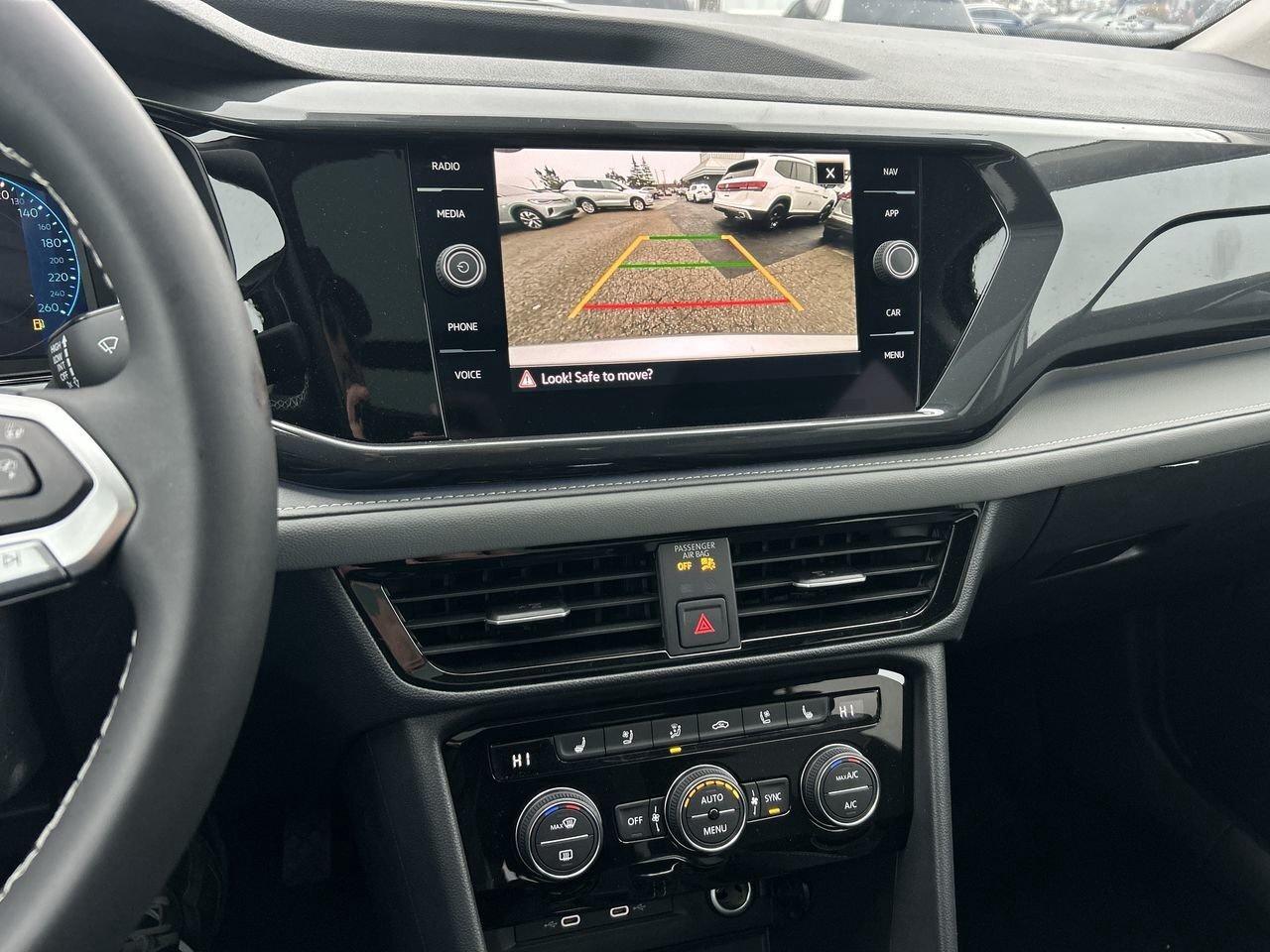 2024 Volkswagen Taos Highline 1.5T 7sp at DSG w/ Tip 4M Leather  Alloy Photo